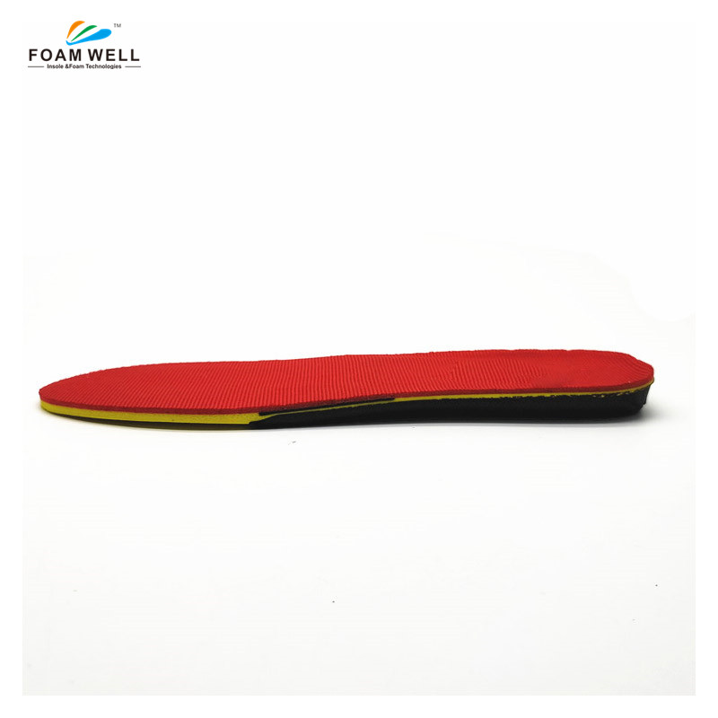 thumbnail interactive-video image 1 of 3M Thinsulate Thermal Replacement Insoles – Men's Small (5-6) / Women's 7-8 1 of 3
